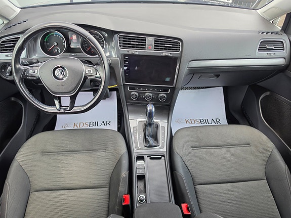Volkswagen e-Golf VII 7 of 14