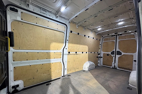 Volkswagen Crafter 35 11 of 29