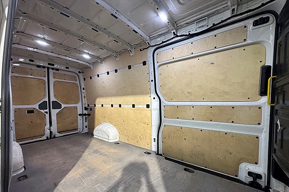 Volkswagen Crafter 35 10 of 29