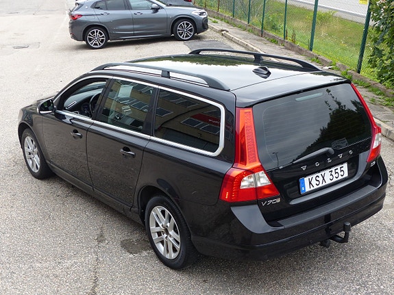 Volvo V70 2 of 23