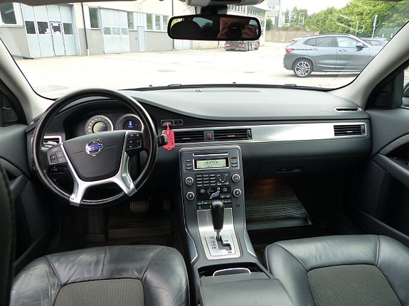 Volvo V70 16 of 23