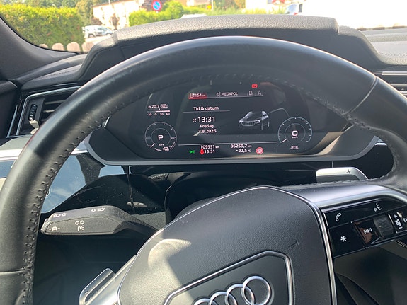 Audi e-tron 7 of 8