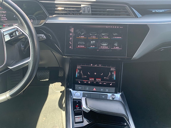 Audi e-tron 6 of 8