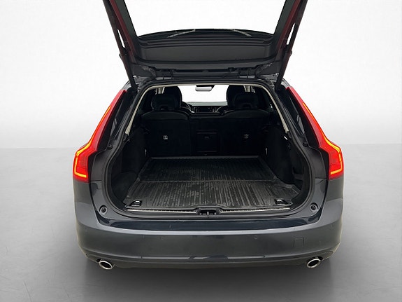 Volvo V90 10 of 30