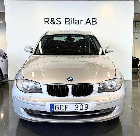 BMW 116d 2 of 13