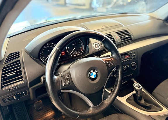 BMW 116d 9 of 13