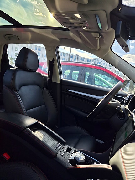 MG ZS EV 8 of 13