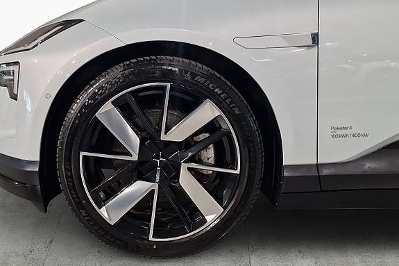 Polestar 4 6 of 21