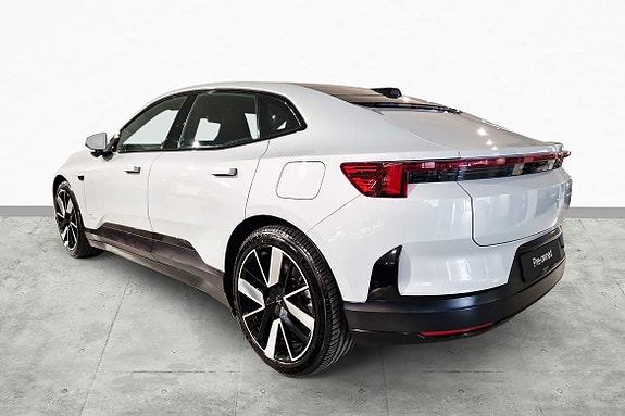Polestar 4 8 of 21