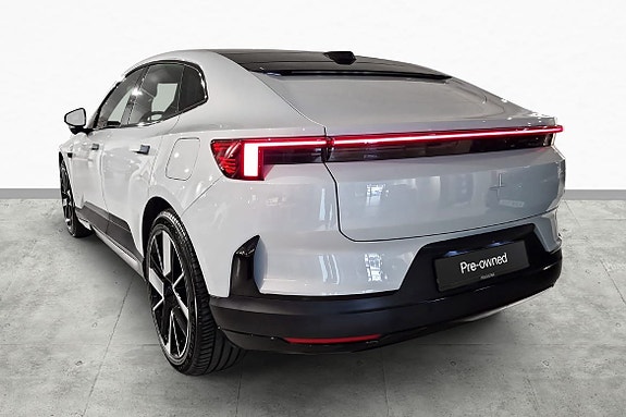 Polestar 4 8 of 20