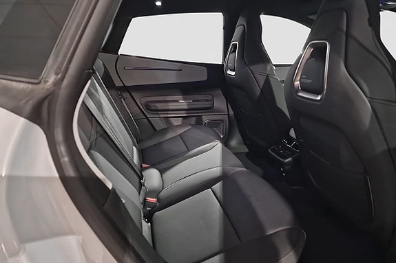Polestar 4 15 of 20