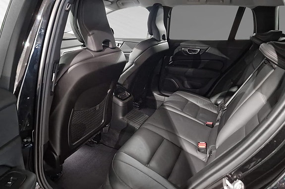 Volvo V60 8 of 17