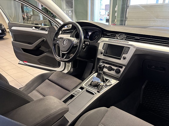Volkswagen Passat 7 of 7