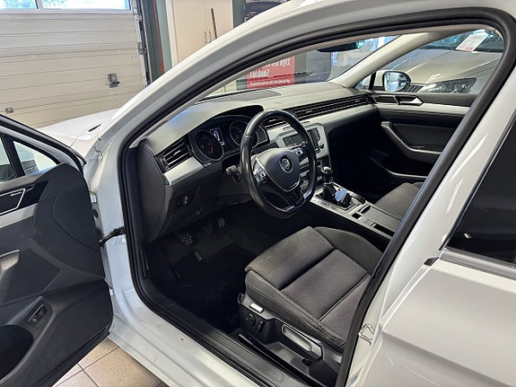 Volkswagen Passat 4 of 7