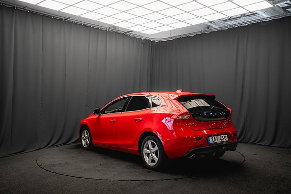 Volvo V40 8 of 17