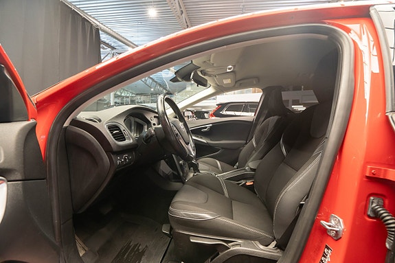 Volvo V40 15 of 17