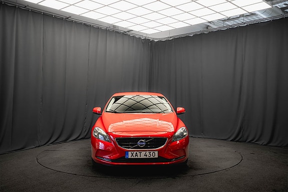 Volvo V40 3 of 17