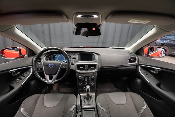Volvo V40 11 of 17