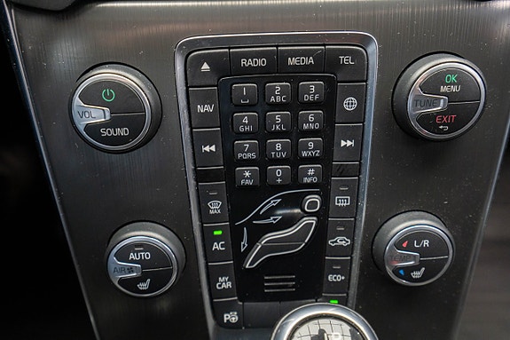 Volvo V40 12 of 17