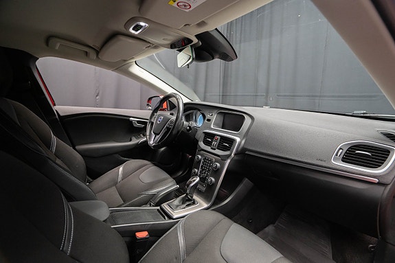 Volvo V40 13 of 17