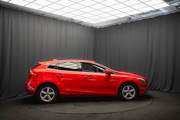 Volvo V40 5 of 17