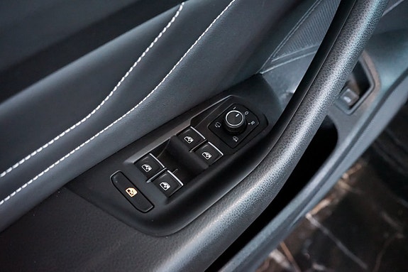 Volkswagen Passat 14 of 30