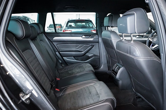 Volkswagen Passat 11 of 30