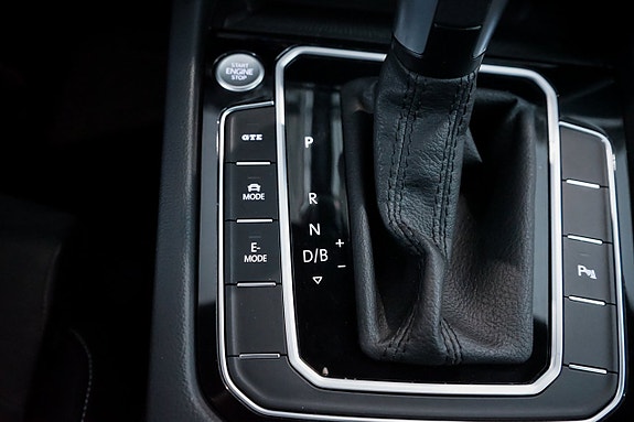 Volkswagen Passat 25 of 30