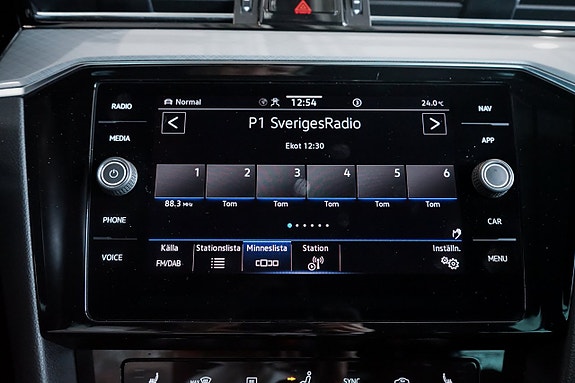 Volkswagen Passat 27 of 30