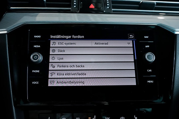 Volkswagen Passat 18 of 30