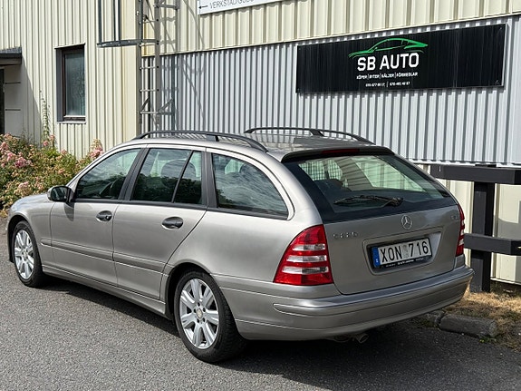 Mercedes-Benz C220 4 of 11