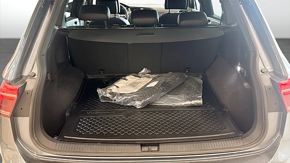 Volkswagen Tiguan Allspace 10 of 15
