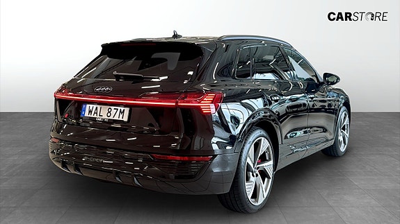 Audi Q8 2 of 14