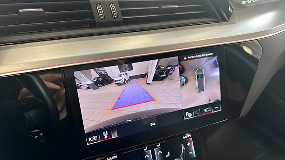 Audi Q8 14 of 14