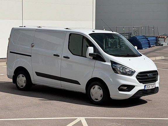 Ford Transit Custom 2 of 30