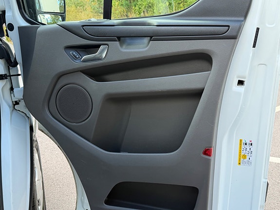 Ford Transit Custom 16 of 30