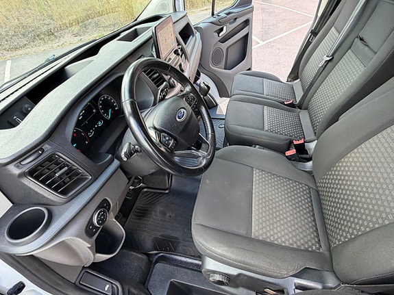 Ford Transit Custom 17 of 30