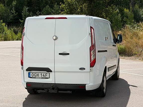 Ford Transit Custom 11 of 30