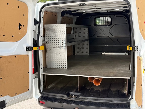 Ford Transit Custom 28 of 30