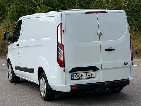 Ford Transit Custom 12 of 30