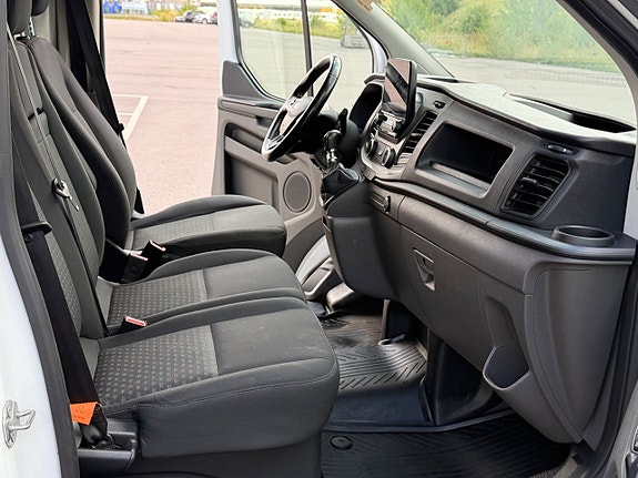 Ford Transit Custom 14 of 30