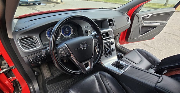 Volvo V60 3 of 5