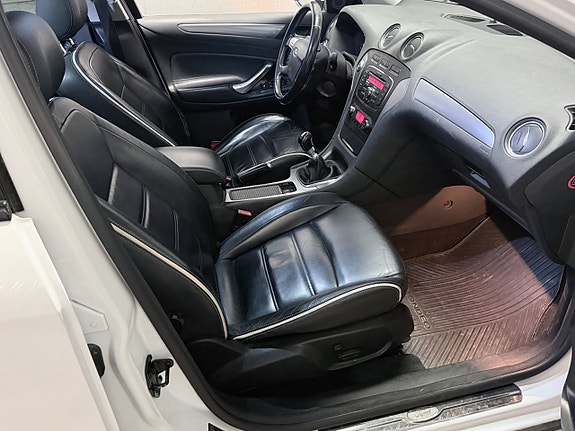 Ford Mondeo 12 of 18