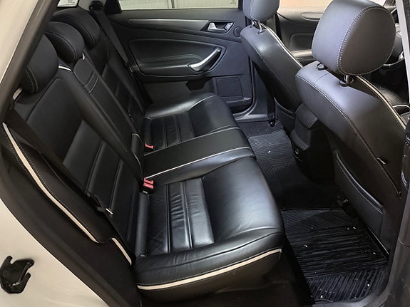 Ford Mondeo 14 of 18