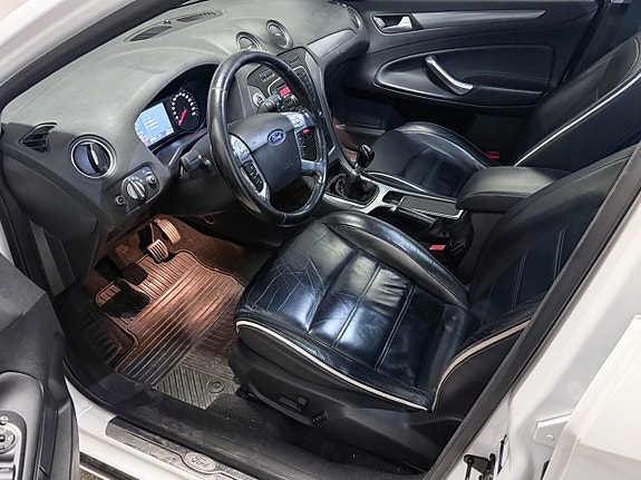 Ford Mondeo 9 of 18