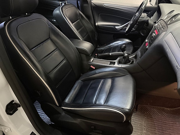 Ford Mondeo 13 of 18