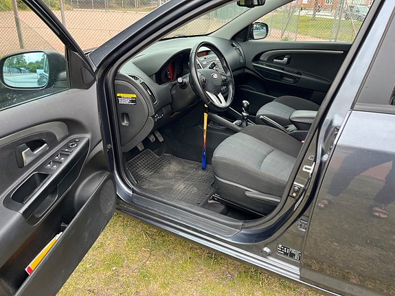 Kia Ceed 7 of 14