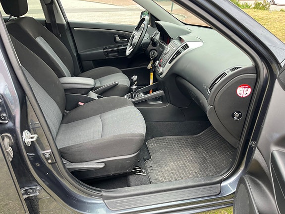 Kia Ceed 8 of 14