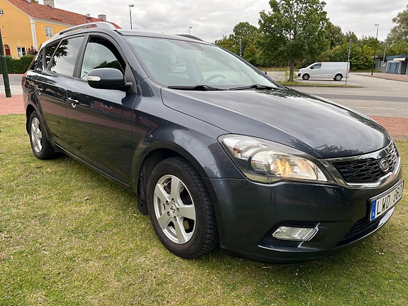 Kia Ceed 2 of 14
