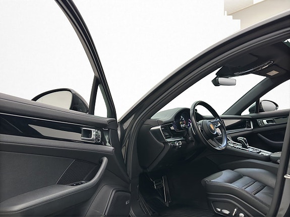 Porsche Panamera 4 11 of 30